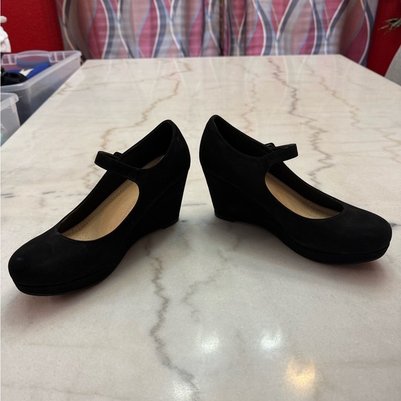Y-Not? Black Mary Jane Wedge Shoes - Picture 3 of 10